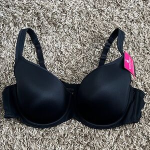 Sleek Black Underwire Bra